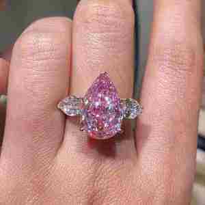 Bague de fiançailles de luxe en or 9 carats plaqué rhodium avec diamant rose vif de 3 carats de taille poire, cultivé en laboratoire, certifié IGI VS1, style vintage - Product Image 3