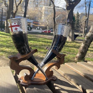 Corne de boeuf à boire Viking de style géorgien avec support élégant pour la décoration intérieure Pièce maîtresse de fête de luxe Corne de buffle Beer Mead par FWE - Product Image 4