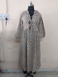 ชุดเดรสผ้าฝ้ายอินเดียพิมพ์ลายด้วยมือ ขายดีประจำปี 2026 ผ้าฝ้ายแท้ 100% ลายดอกไม้ สวมใส่สบายๆ ชุดยาว ราคาโรงงาน - Product Image 6