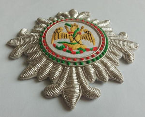 Meilleurs badges de blazer multifonctionnels en tissu toile brodés à la main en 3D avec logo personnalisé de qualité supérieure, épingles de sûreté, couleurs personnalisées - Product Image 5