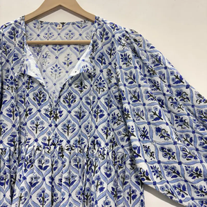 เสื้อคอวีผ้าฝ้ายพิมพ์ลายดอกไม้แบบแฮนด์บล็อก  แขนสามส่วน  ตกแต่งระบายลูกไม้ทำมือ  ซักได้  สไตล์ชิโนเซอรี  ธรรมชาติ - Product Image 2