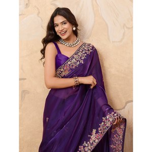 ชุดราตรีงานปาร์ตี้ FABZONEmy Chu พร้อมงานปักเลื่อมและขอบผ้าฉลุลาย - Product Image 5