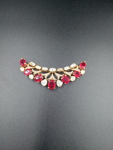 Conjunto de collar doble chapado en oro con diseño de flor clásica de Amaira Jewels para mujeres, joyería india para bodas. - Product Image 5