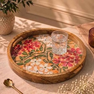 Plateau de service rond en bois poli avec poignées, fait main, motif rouge, plateau décoratif pour servir les aliments, pour la cuisine - Product Image 4