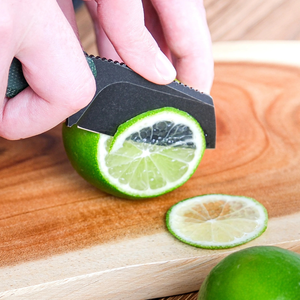 Couteaux à lame fixe avec lame large noire enduite, poignée texturée verte et étui de protection pour équipements utilitaires d'extérieur - Product Image 6