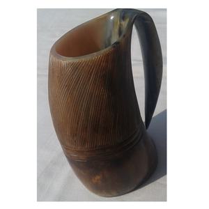 Chopes en corne avec couvercle et intérieur lisse, écologiques, assurant une expérience de dégustation confortable pour les amateurs de bière, de bière artisanale, de cidre et de miad. - Product Image 4