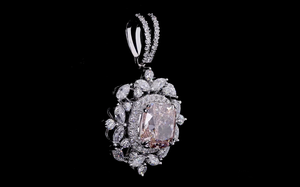 Conjunto de Pendientes y Colgante de Diamante Rosa Cultivado en Laboratorio |   Joyería de Diamantes con Corte Cojín y Halo | Conjunto de Joyería Nupcial - Product Image 6