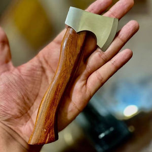 Mini haches compactes pour l'extérieur, design portable, mini haches en acier à haute teneur en carbone, manche en bois, petit outil de camping - Product Image 3