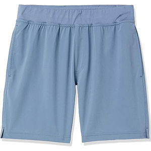Diseñados para días cálidos, estos pantalones cortos de verano ofrecen un rendimiento ligero, comodidad y un estilo versátil. - Product Image 5