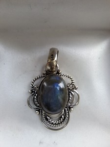 Pendentif vintage en argent sterling et labradorite, bijou artisanal en pierre précieuse, design élégant pour femme, vente en gros, export - Product Image 6