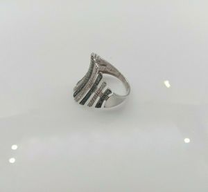 Bague en argent pour femme JEWELSPAARK avec diamant naturel bleu et blanc rond de 0,86 ct, pour fiançailles et anniversaire - Product Image 5