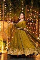 Robe Anarkali longue pour femme TENNECY en polyester texturé, broderie de sequins, idéale pour mariage, Diwali, soirée, longueur cheville