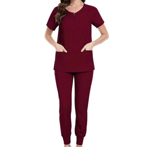 Ensembles d'uniformes médicaux de haute qualité, couleur unie, col en V, uniformes d'infirmière personnalisés, tissu tricoté respirant, ensembles d'infirmière - Product Image 1