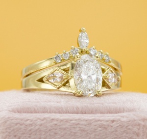 Bague de fiançailles de luxe en moissanite taille ovale, en or jaune, style designer, bijoux hip-hop, bague statement style diamant - Product Image 3