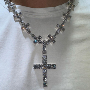 จี้โมอิสซาไนต์คุณภาพสูงแบบกำหนดเอง 925 เงินสเตอร์ลิง ชุบแพลตตินั่ม สไตล์ฮิปฮอป รูปทรงกากบาท เครื่องประดับชั้นดี - Product Image 1