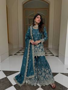 Robe Anarkali brodée vert-vertérail pour femme, style indien pakistanais traditionnel, longueur ras du sol, en soie, coupe classique, pour mariage - Product Image 3