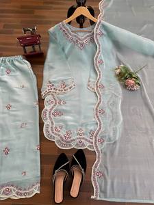 Traje TOP PLAZZO DUPATTA JMC de seda con intrincado trabajo de bordado con hilo. - Product Image 6