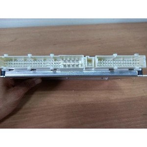 โมดูลควบคุมระบบกันสะเทือนแบบถุงลม S-class มือสอง ของแท้ OEM รุ่น A2215408401 - Product Image 3