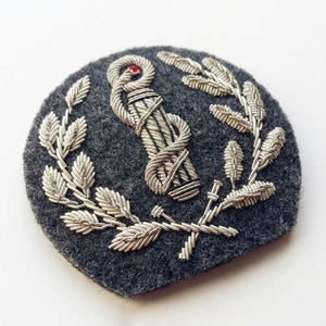 Badges brodés à la main exclusifs, de haute qualité, appliques brodées premium avec logo personnalisé, service OEM de marque privée - Product Image 2