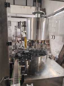 Machine automatique de bouchage et de scellage à huit têtes ROPP/à vis pour bouteilles en verre et en PET, qualité export - Product Image 5