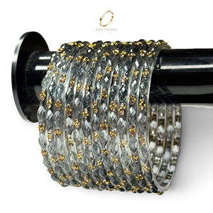 Collection de mariée pour femmes : Ensemble de bracelets en verre kashmir gris fumé, plaqué or, finition zircon taillé, style goutte de pluie, vente en gros, tendance actuelle - Product Image 1