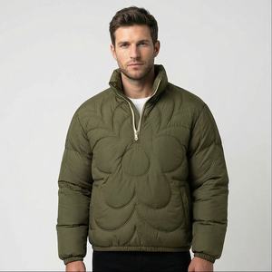 Veste matelassée pour hommes avec logo personnalisé des plus tendances du service OEM Veste long manteau garder au chaud Veste en duvet d'hiver pour hommes en duvet de canard - Product Image 1