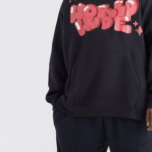 Sweat à capuche noir entièrement neuf en molleton avec logo arqué personnalisé rouge – Imprimé graphique étoile en strass – Pull streetwear haut de gamme - Product Image 4