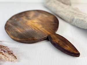 Planche à découper ronde en bois massif de style rustique, vintage, pour la cuisine, la découpe et le service, idéale pour les restaurants. - Product Image 4