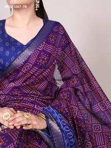 Conjunto de sari y blusa de poliéster viscosa Chanderi de primera calidad con estampado Bandhej y trabajo de tejido Zari a precio mayorista. - Product Image 5