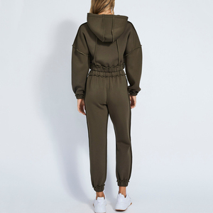 Conjunto Deportivo Casual para Mujer, Sudadera Corta con Capucha Color Verde Oliva, Manga Larga, Color Sólido, Cintura Elástica y Bolsillos Laterales - Product Image 2