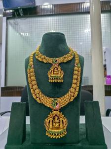 ชุดเครื่องประดับเจ้าสาวโบราณทองคำแท้ 22K แบบโบราณ ประกอบด้วยสร้อยคอยาวแบบราณีฮาร์ พร้อมจี้รูปพระลักษมี สำหรับงานแต่งงานแบบอินเดีย - Product Image 3