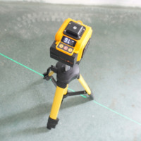 Niveau laser à faisceau vert auto-nivelant avec clip dorsal, niveau laser 3D pour la construction, outils électriques, étui en plastique