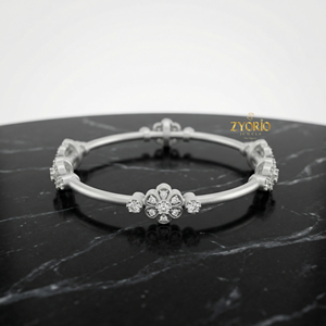 Bracelet en argent floral serti de diamants pour femmes, argent 925, diamants cultivés en laboratoire, design classique - Cadeau idéal pour un anniversaire - Product Image 1