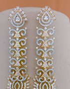 Charmantes boucles d'oreilles longues en zircon doré élégant avec de belles pierres AD Shine pour femmes et filles pour une tenue de fête de mariage - Product Image 2