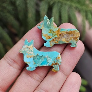 Tallado de Corgi en Turquesa Estabilizada de Mohave / Tallado de Piedra Preciosa de Turquesa - Product Image 1