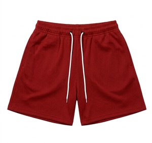 Shorts de sport décontractés pour hommes en toile rouge, taille haute élastique avec cordon de serrage, respirants, pour la gym et l'été, en tissu polyester uni à séchage rapide - Product Image 1