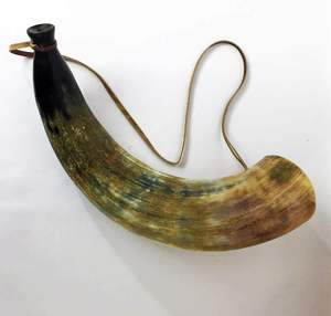 Corne à boire artisanale de haute qualité, motif bœuf Viking, avec support en cuir, polie, écologique, naturelle, d'Inde - Product Image 3