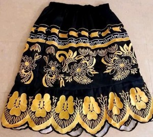 Jupe longue personnalisée OEM à imprimé floral traditionnel de Micronésie, robe hawaïenne, jupe brodée mexicaine et micronésienne, style rétro étranger - Product Image 1