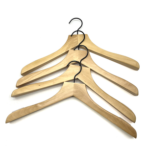 Cintres en bois épais personnalisés avec logo et crochets métalliques, commandes sur mesure acceptées, pinces à pantalons antidérapantes sur mesure - Product Image 1