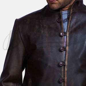 Veste en cuir véritable marron foncé de qualité supérieure pour homme, coupe ajustée, aspect vieilli, en cuir de vachette véritable, avec fermeture à boutons unique et col montant - Product Image 2