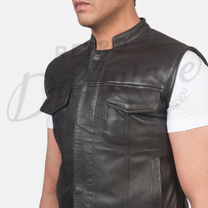 Chaleco de Cuero Genuino Negro Personalizado para Hombre, Corte Ajustado, Sin Cuello, con Botones a Presión y Bolsillos Dobles en el Pecho - Product Image 3