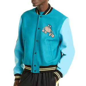 Vestes universitaires sur mesure en laine/polyester avec broderies et écussons chenille personnalisés – Modèle devant uni pour écoles et universités - Product Image 4