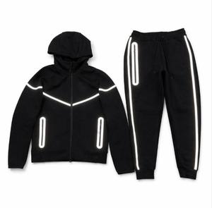 Nouvelle conception 2026, Survêtement homme personnalisé de haute qualité (hoodie et pantalon) pour l'hiver et les activités de plein air - Product Image 1