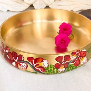 Bol à noix en laiton élégant et classique, personnalisé pour les fêtes à domicile, idéal pour servir des fruits secs, des noix ou des collations avec style - Product Image 3