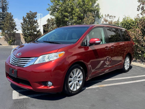 Toyota Sienna SE Premium 2019 Usada en Excelentes Condiciones, Minivan en Venta - Product Image 6