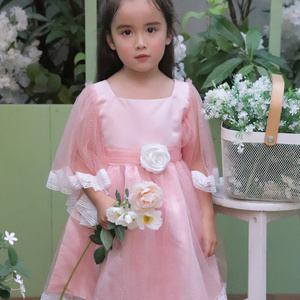 เดรสเด็กผู้หญิงผ้าชีฟองสีชมพูทรงเอพร้อมแขนทรงโคมประดับดอกไม้ความยาวระดับเข่าสไตล์หวานชุดเดรสฤดูใบไม้ผลิ - ชุดเดรสแซดดี้สีชมพู - Product Image 5