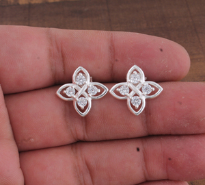 Boucles d'oreilles clous en argent plaqué CZ, base en argent sterling 925, zircone cubique, bijoux étincelants pour femmes, fournisseur en gros - Product Image 1