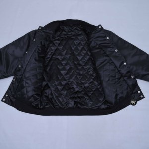 Veste universitaire vintage en satin pour homme, personnalisable avec lettres sur les manches, coupe ajustée, boutonnée, de qualité supérieure et tendance - Product Image 3