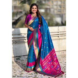 ผ้าไหมพายทานีสีน้ำเงิน พร้อมขอบผ้าซาตินมูนียา เสื้อผ้าอินเดียและปากีสถาน โดย Elite Weaves - Product Image 5