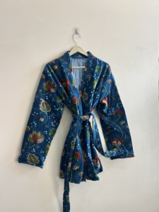 Robe kimono bohème en velours de coton indien, peignoir imprimé animal - Product Image 1